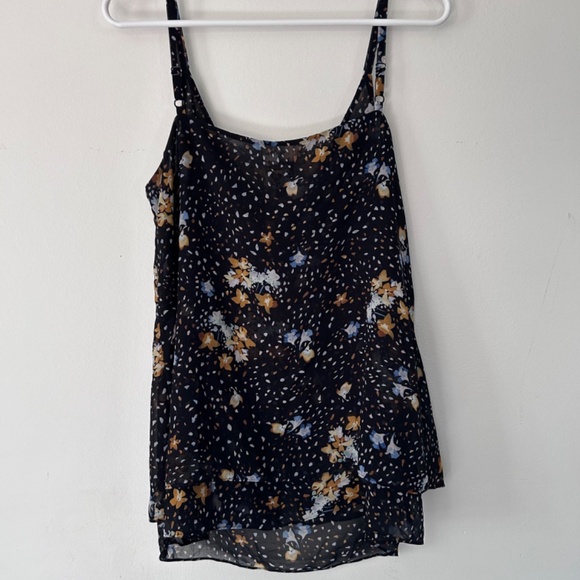 🔴Spaghetti Strap Floral Faux Button Top - Picture 4 of 11